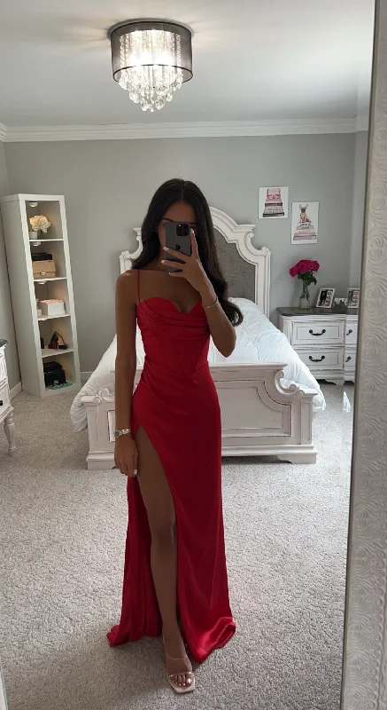 RED CORSET GOWN